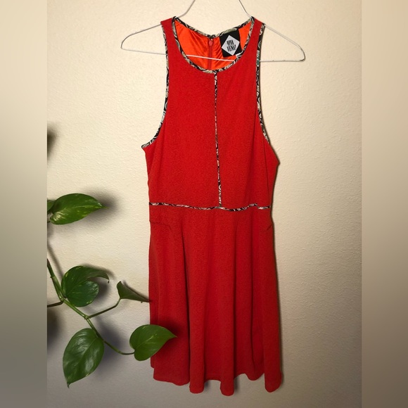 Playful red Viva Vena dress - Picture 2 of 7